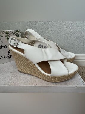 American eagle faux leather white espadrille wedge sandals 9.5
